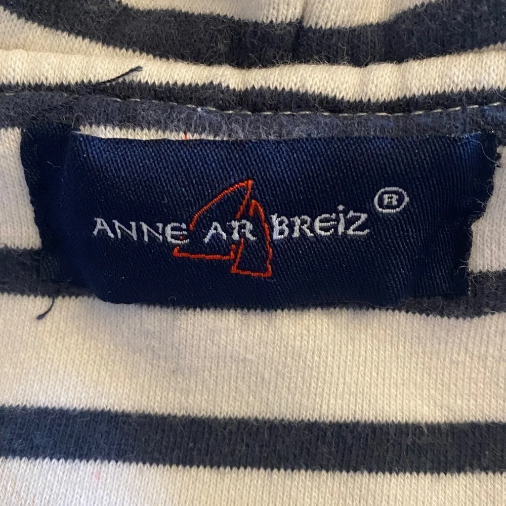 Anne Ar Breiz infant zip front hoodie sweatshirt. Size 12 months